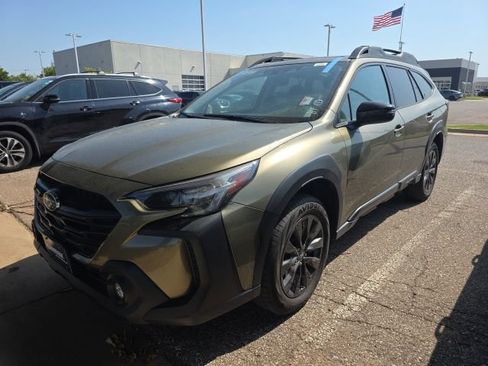 Used 2025 Subaru Outback Onyx Edition AWD/4WD image 3