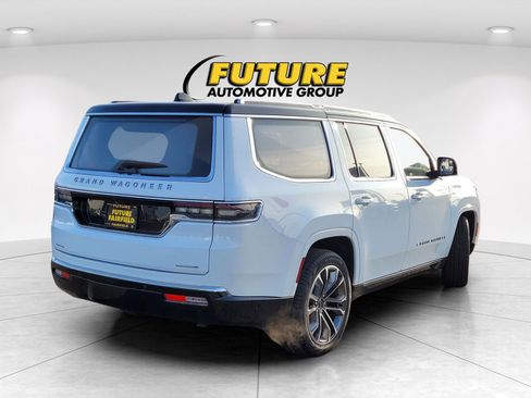 New 2023 Jeep Grand Wagoneer Series III image 7