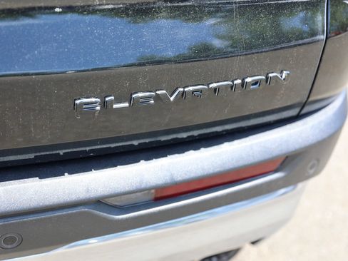 Used 2025 GMC Acadia Elevation AWD/4WD image 10