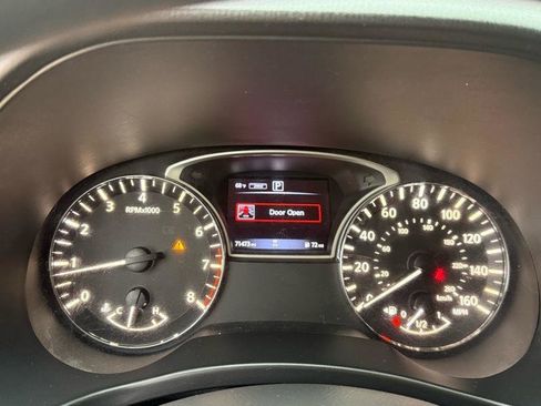 Used 2019 Nissan Pathfinder S AWD/4WD image 12