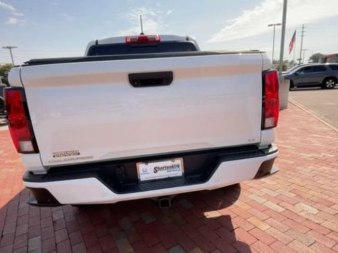 Used 2023 Chevrolet Colorado LT w/ LT Convenience Package II AWD/4WD image 8