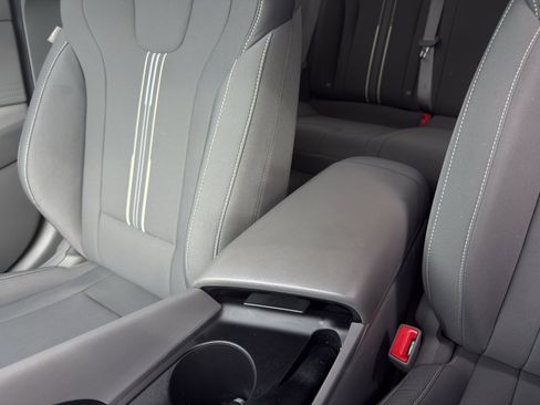 Used 2023 Hyundai Elantra SEL FWD image 39