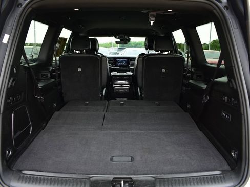 Used 2022 Jeep Wagoneer Series III w/ Flexible Seating Group AWD/4WD image 30