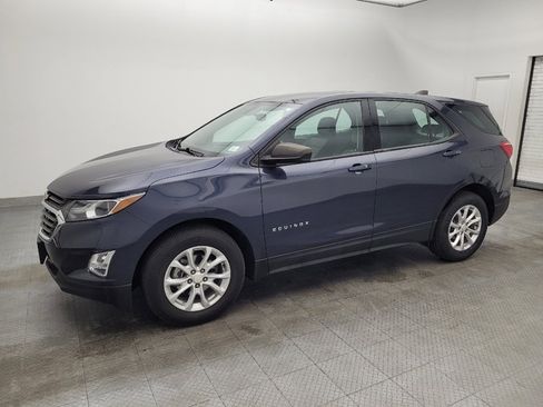 Used 2019 Chevrolet Equinox LS image 2