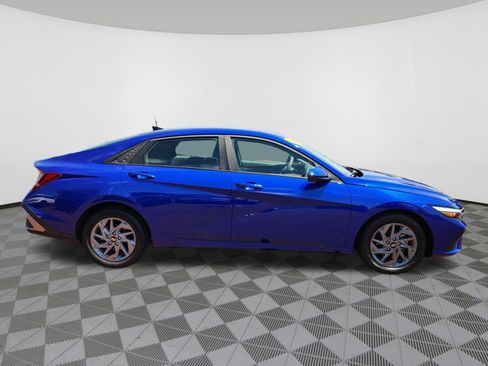 Certified 2024 Hyundai Elantra SEL FWD image 6