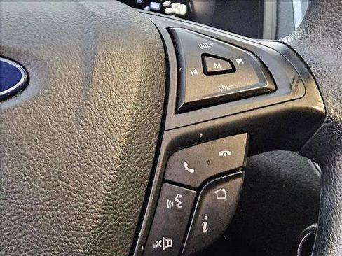 Used 2020 Ford Edge SE image 11