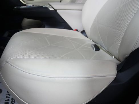 Certified 2023 BMW iX xDrive50 w/ Premium Package image 9