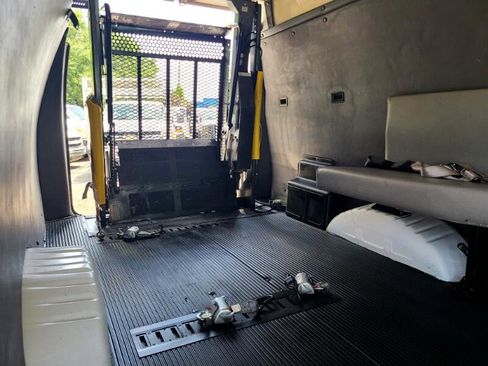 Used 2000 Ford E-250 and Econoline 250 Extended image 17