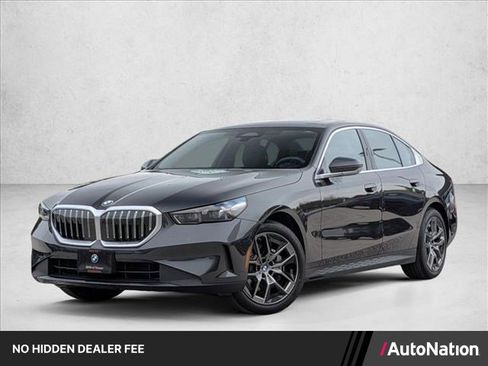 Certified 2026 BMW 530i xDrive AWD/4WD image 1