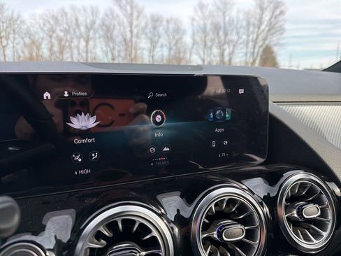 Used 2022 Mercedes-Benz GLA 250 4MATIC image 32