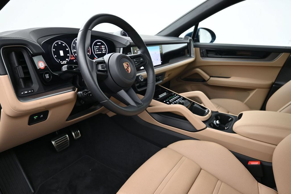 Certified 2026 Porsche Cayenne S AWD/4WD image 4