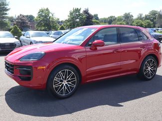 Used 2025 Porsche Cayenne E-Hybrid AWD/4WD video 1