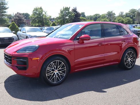 Used 2025 Porsche Cayenne E-Hybrid AWD/4WD image 1