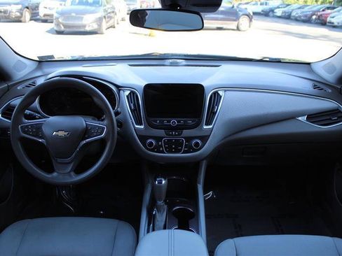 Used 2020 Chevrolet Malibu LT FWD image 13