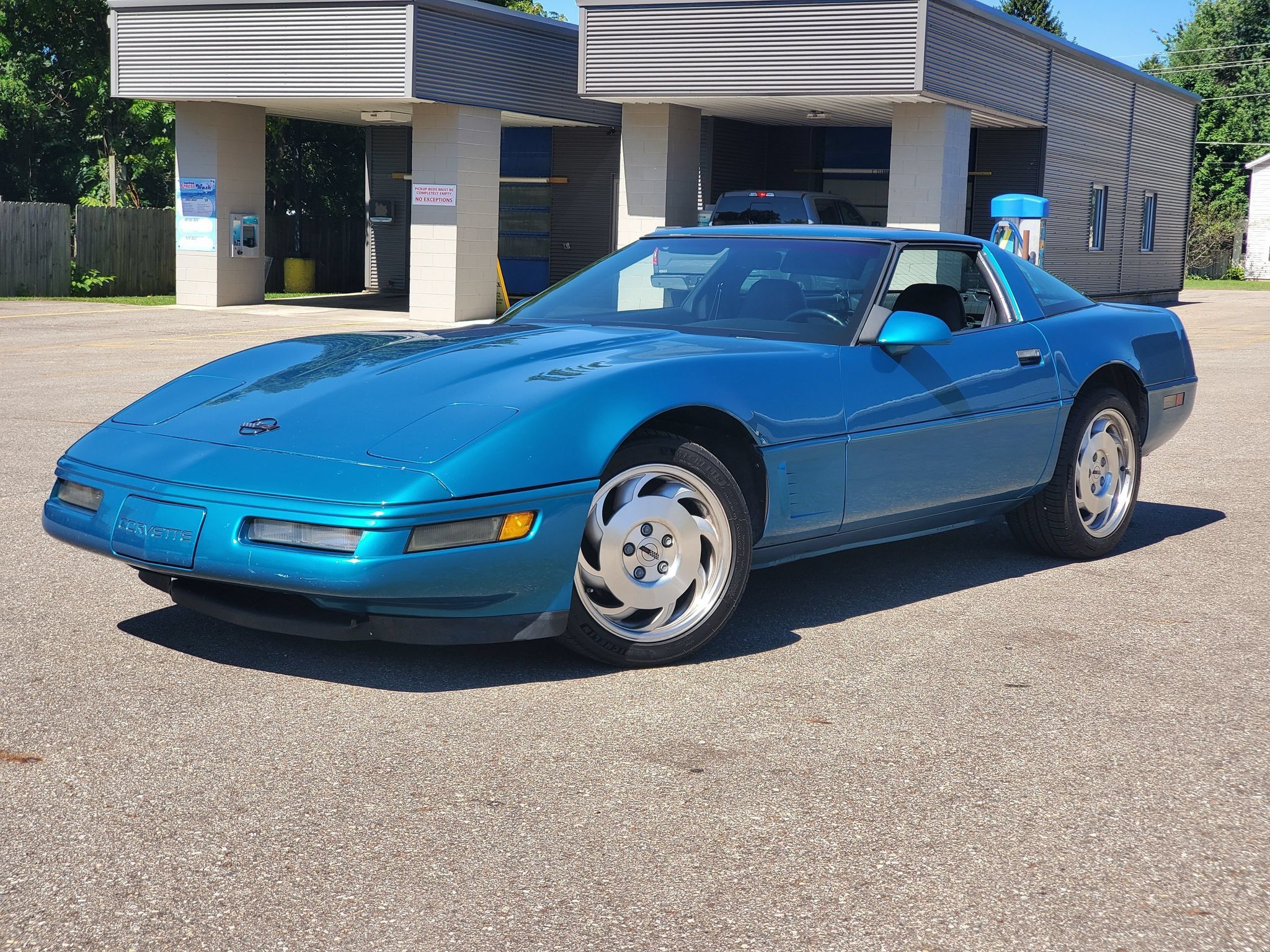 Used 1995 Chevrolet Corvette Coupe RWD image 22