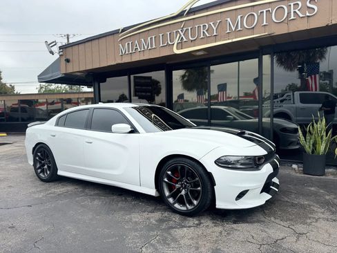 Used 2019 Dodge Charger Scat Pack RWD image 2