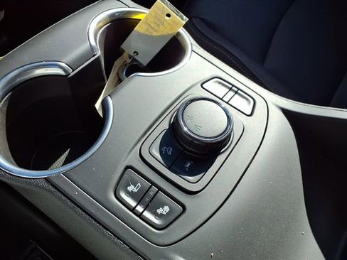 Used 2021 GMC Terrain SLT w/ Infotainment Package II image 8