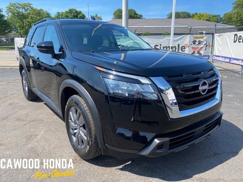 Used 2025 Nissan Pathfinder SV AWD/4WD image 1