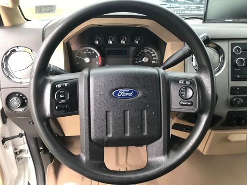 Used 2016 Ford F550 2WD Regular Cab Super Duty image 14