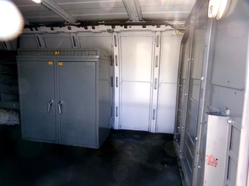 Used 2019 Chevrolet Express 3500 Extended w/ Driver Convenience Package image 21