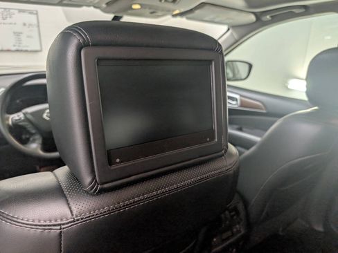 Used 2018 Nissan Pathfinder Platinum AWD/4WD image 18