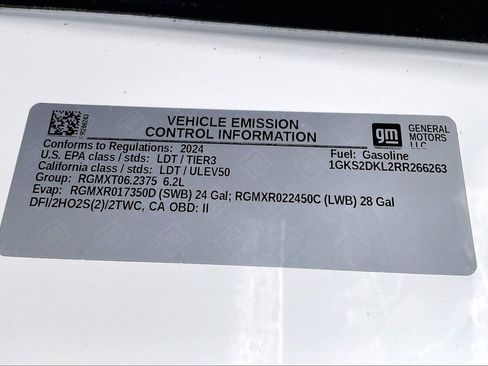 Used 2024 GMC Yukon Denali w/ Advanced Technology Package image 30