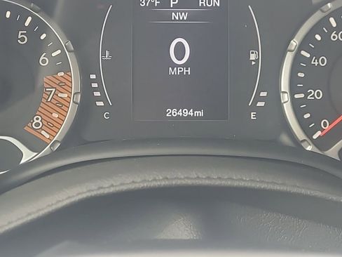 Used 2023 Jeep Renegade Latitude w/ Premium Group image 19