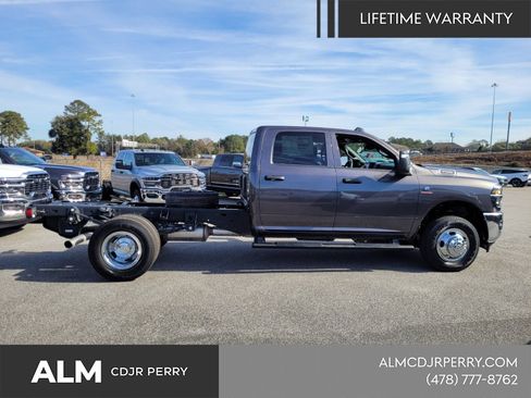 New 2026 RAM 3500 Tradesman w/ Chrome Appearance Group A AWD/4WD image 14