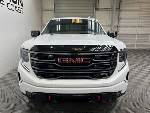 Used 2025 GMC Sierra 1500 AT4 w/ AT4 Premium Package AWD/4WD image 9