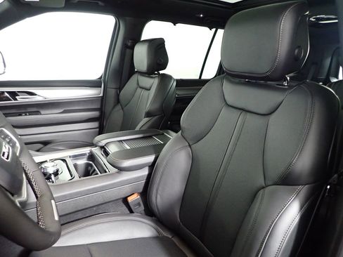 New 2026 Jeep Grand Wagoneer Limited AWD/4WD image 27