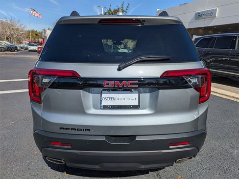 Used 2023 GMC Acadia SLT w/ Elevation Edition image 5