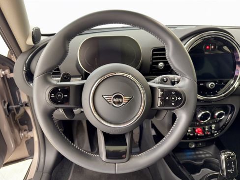 Used 2023 MINI Cooper Clubman S w/ Premium Package FWD image 10