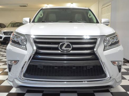 Used 2017 Lexus GX 460 Premium image 4