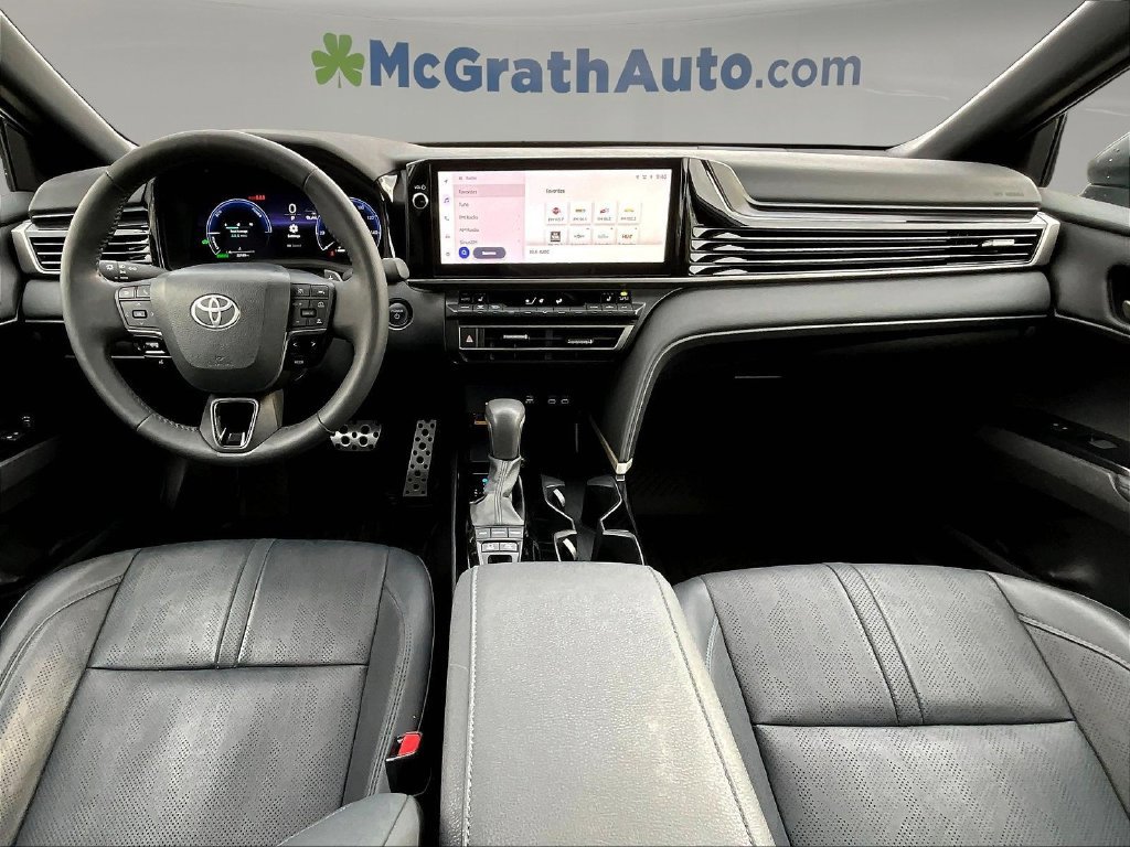 Used 2025 Toyota Camry XSE FWD image 9
