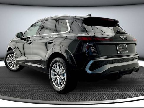 New 2026 Audi Q3 quattro 2.0T AWD/4WD image 3