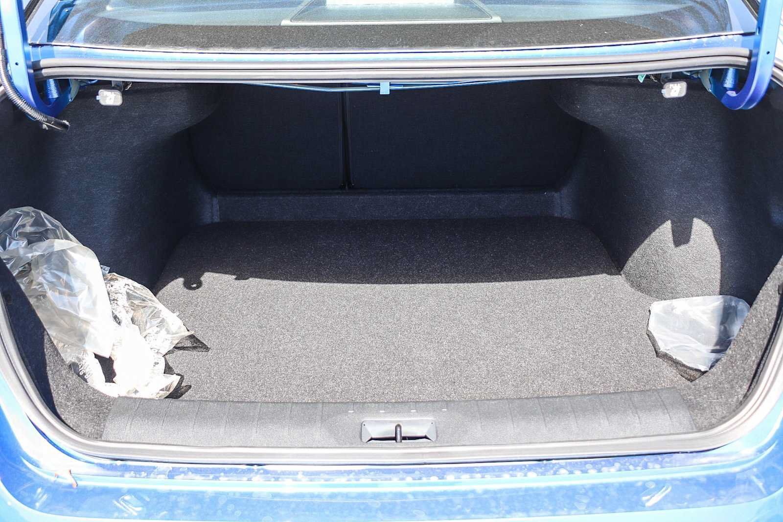 New 2027 Nissan Sentra SR w/ Floor Mat Package FWD image 13