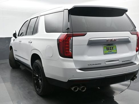 Used 2022 GMC Yukon Denali w/ Denali Premium Package image 4