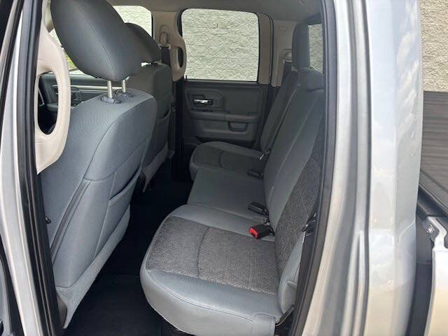 Used 2015 RAM 1500 Big Horn RWD image 12