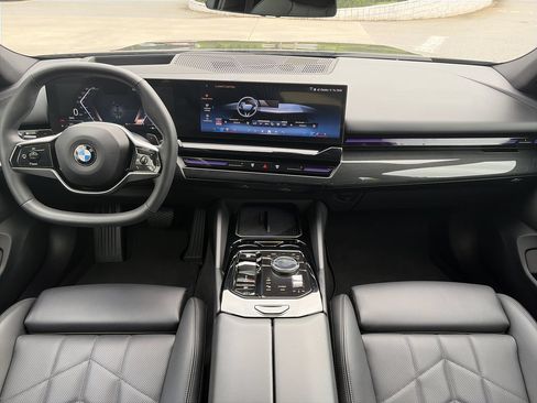 Used 2025 BMW 530i RWD image 29