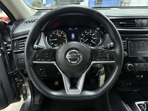 Used 2018 Nissan Rogue S image 18