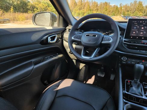 New 2026 Jeep Compass Limited image 21