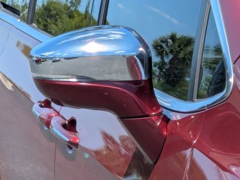 Used 2017 Chrysler Pacifica Limited FWD image 12