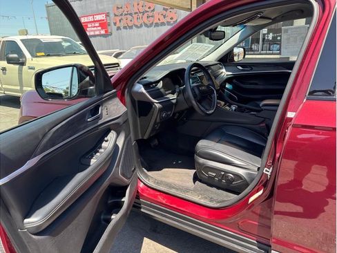 Used 2021 Jeep Grand Cherokee L Limited AWD/4WD image 5