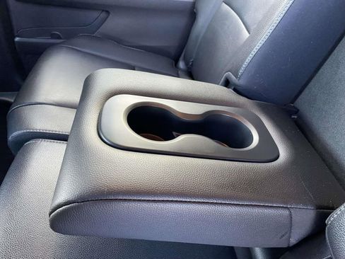 Used 2016 Honda Pilot Touring image 12