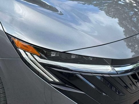 New 2026 Nissan Sentra SR w/ SR Premium Package FWD image 9