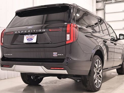 New 2026 Ford Expedition Max Platinum w/ Platinum Ultimate Package AWD/4WD image 9
