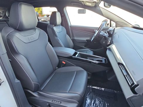 Used 2023 Volkswagen ID.4 S RWD image 10