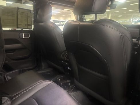 Used 2021 Jeep Gladiator Overland w/ Popular Equipment Package image 10