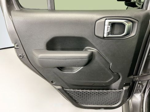 Used 2022 Jeep Gladiator Sport image 24