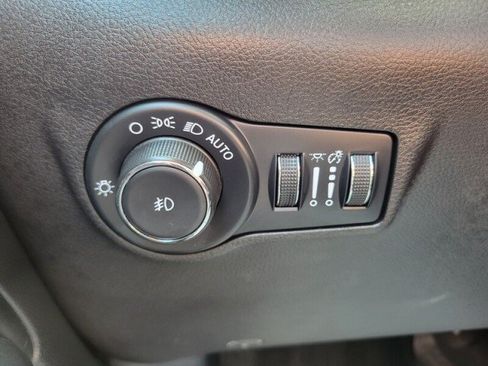 Used 2025 Jeep Compass Trailhawk AWD/4WD image 19